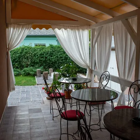 Virag Vendeghaz Tatil Evi