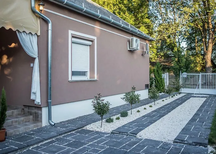 Virag Vendeghaz Feriehus